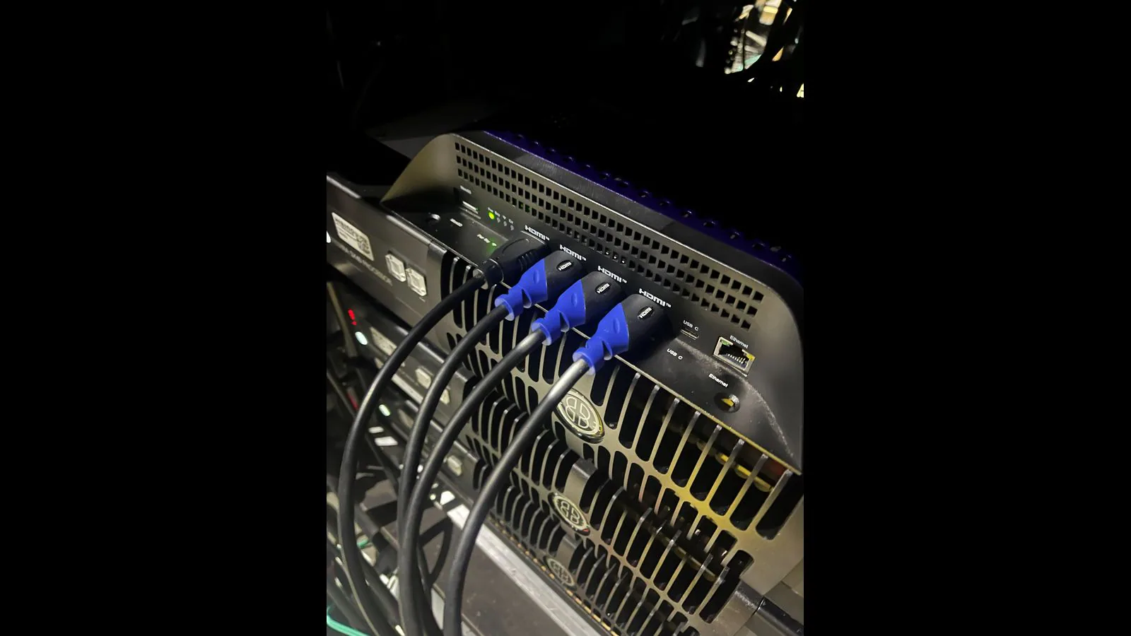 BrightSign XC4055 player connected by HDMI as the IM Locator rendering engine
